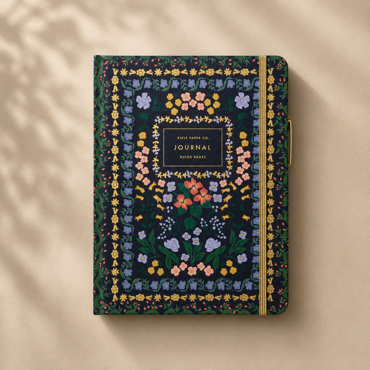 مذكرات مع قلم من Rifle Paper Co. ✨